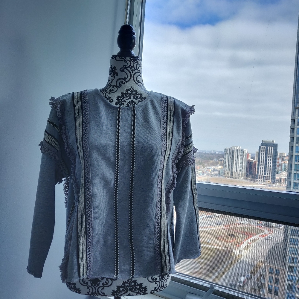 Moon River Frill Spring Crew Sweater in Gray